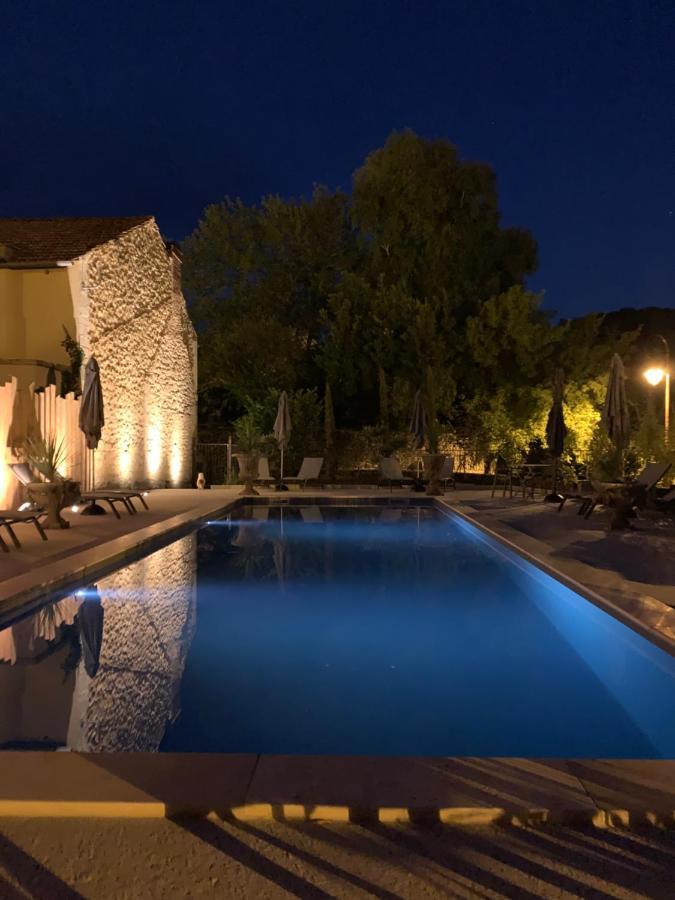 Les Appartements D Artiste De La Villa Du 15 - Restaurant La Maison - Piscine Chauffee Les Eyzies Bagian luar foto