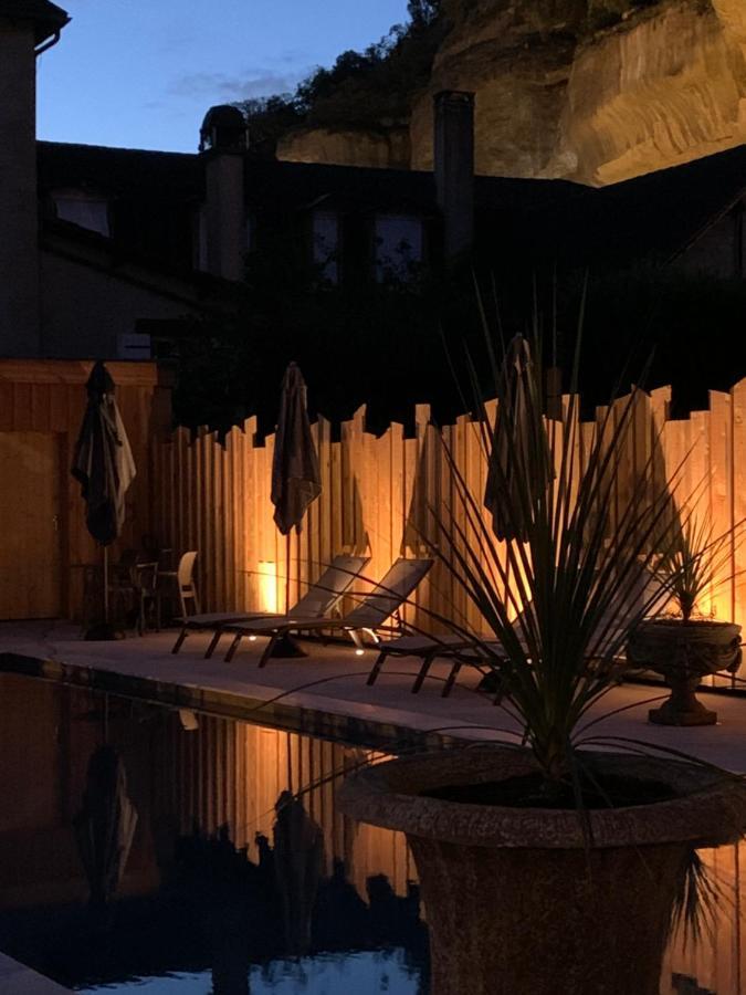 Les Appartements D Artiste De La Villa Du 15 - Restaurant La Maison - Piscine Chauffee Les Eyzies Bagian luar foto